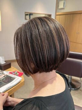 ユウヘアー 石川橋店(U Hair) 大人女性ショートボブカット脱白髪染めハイライトデザインカラー