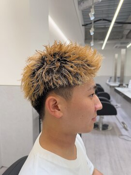 ビカムメンズヘアー 栄店(become men's hair) 金髪スパイキー