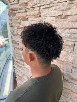 レナークアリア(LENAHC ARIA) メンズ刈り上げツイストパーマ