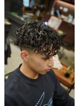 フォーコーナーズカットショップスリーセント 栄(FourCornersCutShop 3/cent) スパイラルパーマ