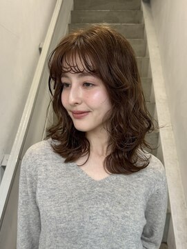 クロト(Clotho) レイヤー/ボブセミロングスパイラルパーマ白髪ぼかしショート