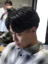 メッツ 原宿(METS)&nbsp;MEN'S/毛流れセンターパート×テーパーフェード/毛流れパーマ