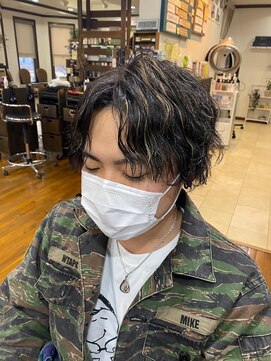 美容室 メザミー MESAMIES ナチュラルセンターパートウルフマッシュ20代30代