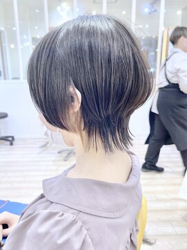 モリオ フロム ロンドン 成増店 【morio成増 セリザワ】マッシュウルフ インナーカラー