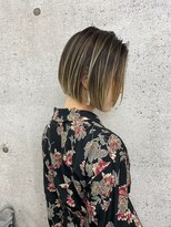 イキ 表参道(iki omotesando)&nbsp;モード/無造作ウェーブ/大人ガーリー[表参道駅]