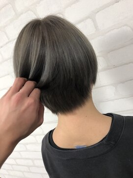 ラックスビーギャラリー なんば駅前店(LUXBE GALLERY) *津村*style by LUXBE*丸みショート