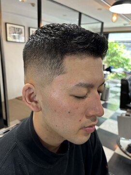 フランクスチョップショップキョウト(FRANK'S CHOP SHOP kyoto) ミディアムフェードの短めフェザーアップ