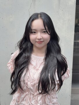 アイノア シノン 神保町(AInoa sinon) 暗くしても重く見えない理由は髪質にあります/ダークグレージュ