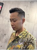 サイドパートスタイル