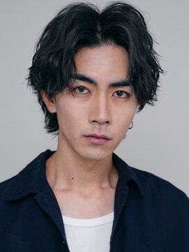 フィフス(fifth) 男らしさ溢れるツイストスパイラルパーマのセンターパート