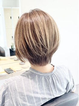 ストフ(stof)の写真/【再現性カット】骨格、クセをしっかり見極めあなたのライフスタイルにあった髪に。