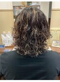 ウルフウェーブパーマ ハイライトカラー ツイストスパイラル