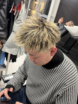 リプレイ 草津店(RIPLAY) MEN’S HAIR/サーフカール/刈り上げセンターパート/草津