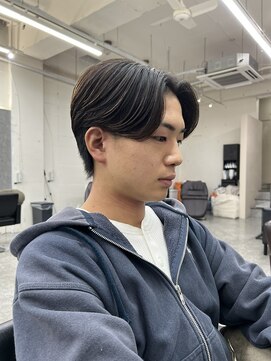 グロップ 町田(GLOP) センターパートをより輝かせる王道フェザーパーマ