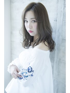 ソワリー 栄(THOiRY) 小顔カットが得意なスタイリストby坂元