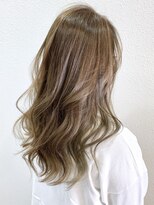 アリーシャ バイ アルティナ(Alisha by artina)&nbsp;ハイベージュ×リバースロング【Ａｌｉｓｈａ相模大野】