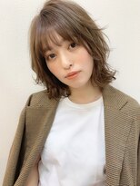 フォギーアッシュの透明感アップ！外ハネセミディ♪