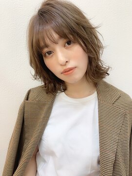 マリアバイアフロート(Maria by AFLOAT) フォギーアッシュの透明感アップ!外ハネセミディ♪