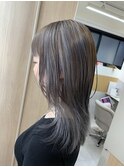 軽やかレイヤー×アイスブルーカラー