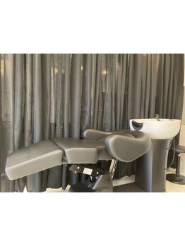 頭皮から髪を美しくすることで、髪も心もリフレッシュ☆日頃の疲れを癒してくれるスペシャルケアをぜひ♪