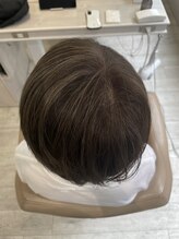 新流行の白髪ぼかしリュクスカラーでダメージレス＆沈まない自然な色のオーダーが人気♪