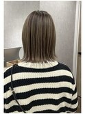 ミディアムボブ細めハイライト　くすみベージュ