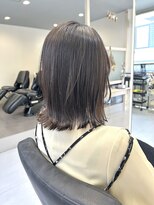 ジジ(jiji)&nbsp;切りっぱなしボブ　外ハネボブ　縮毛矯正