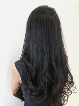 リベラ(LIBERA) ≪Libera表参道≫暗くても透明感抜群☆ダークなブルージュ