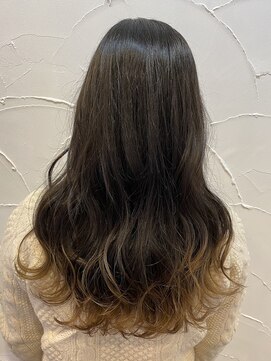 アン(Hair make un) 裾グラデーションカラー☆☆