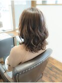☆伸ばし中のミディアムスタイルを波巻でいつもと違う雰囲気に☆