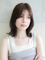 ビビディバビディブー(Bibbidi.bobbidi.boo) 伸ばしかけ外ハネレイヤーボブシースルーバングオリーブカラー