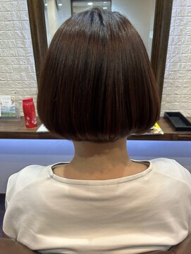 ヘアー サロン アットシュシュ(Hair Salon At'shushu) 暑さに負けず大人の美髪ボブ♪