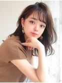 ホワイトグレージュ後れ毛が可愛い顔周りレイヤーミニウルフ