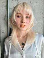 ノラ ウメダ(NORA UMEDA)&nbsp;【阿形】ミディアム ウルフカットブロンドレイヤーカット