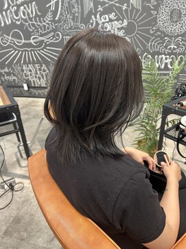 アイリー 名古屋(A/LEE) レイヤーカット/オリーブカラー/ウルフカット