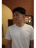 エディ(Edy)&nbsp;メンズスパイキーショートフェードピンパーマ刈り上げ眉毛カット