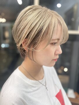 ヌード(NUDE) 「NUDE」#20代30代前下がりショート丸みショート ブロンドカラー