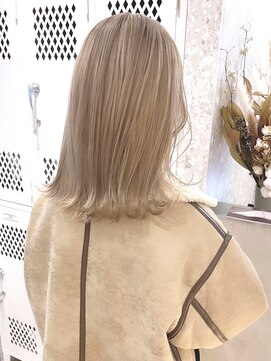 サンク 原宿 表参道(cinq) ミルクティーベージュナチュラルボブミニボブケアブリーチ20代