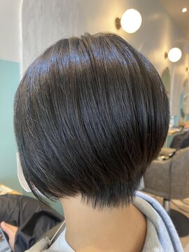 アンフィ 矢向(Anphi) ショートボブ