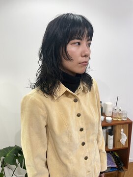 ニッカ(nicca) 20代30代40代☆お洒落レイヤーオン眉バングゆるふわミディアム