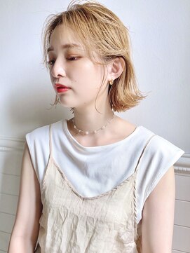 ディッセンバー 神宮前(December) ハイトーンカラー小顔ボブ外はねボブミニボブグレージュ渋谷原宿