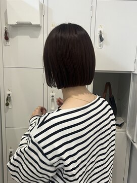 エイチ 梅田(H) クラゲヘアミディアムヘアオリーブグレージュミニボブミディアム