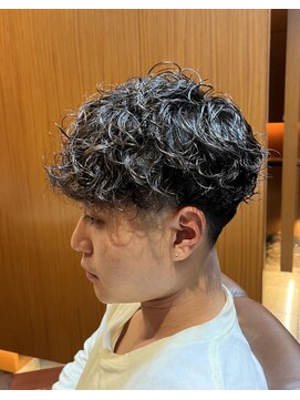 ヘアモード キクチ 銀座店 銀座　理容室　テーパーフェード　ナチュラルパーマ