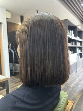 バース(BirtH) きりっぱなしボブヘアー