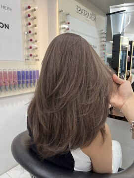 ラピス 渋谷本店(Lapis) グレージュカラー/レイヤーカット/ブリーチなし/髪質改善
