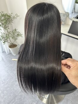 エトワ(et toi)の写真/磨きこまれた縮毛矯正の技術で、ダメージを最小限に抑えた美しいストレートヘアを実現!感動の仕上がりに♪