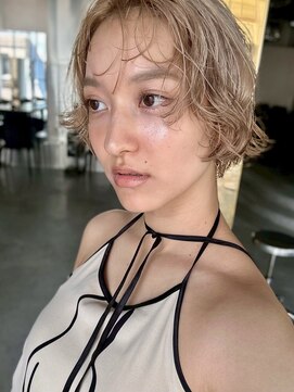 スクリーン(SCREEN) ミディアムヘア/ハイトーンカラー/三宮/元町/居留地