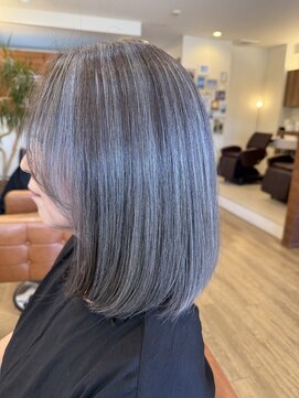 グランウェイ(GRUNWAY) ロブ×白髪ぼかしハイライト