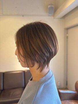 オアシス ヘア デザイン(OASIS) 40代・丸みショートボブ（えり足タイト）