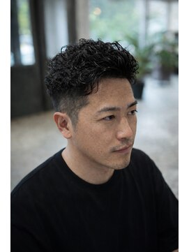 ジェットブラックキューサンロク(JET BLACK 936) 40代大人の宮城リョータ風パーマ/極道パーマ